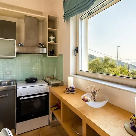 Kitries Summer Getaway - Eden Comfy Holiday home *