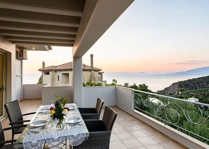 Kitries Summer Getaway - Eden Comfy Kitriaí