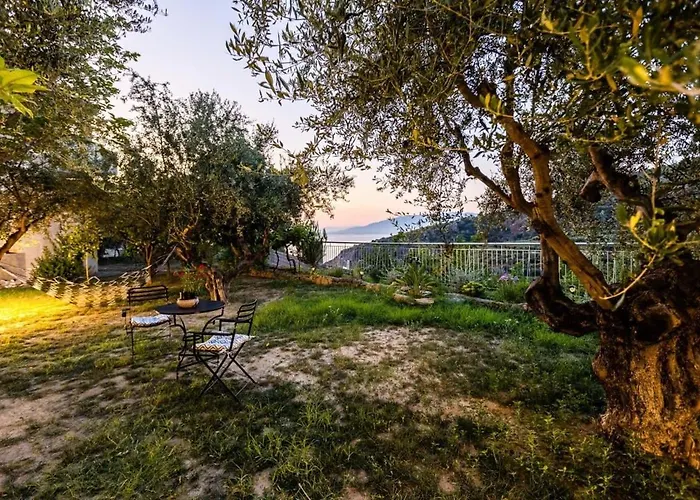 Prázdninový dům Kitries Summer Getaway - Eden Comfy *