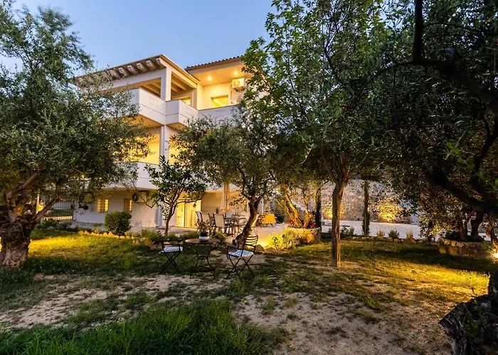 Kitries Summer Getaway - Eden Comfy